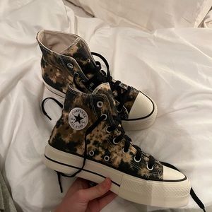Platform converse